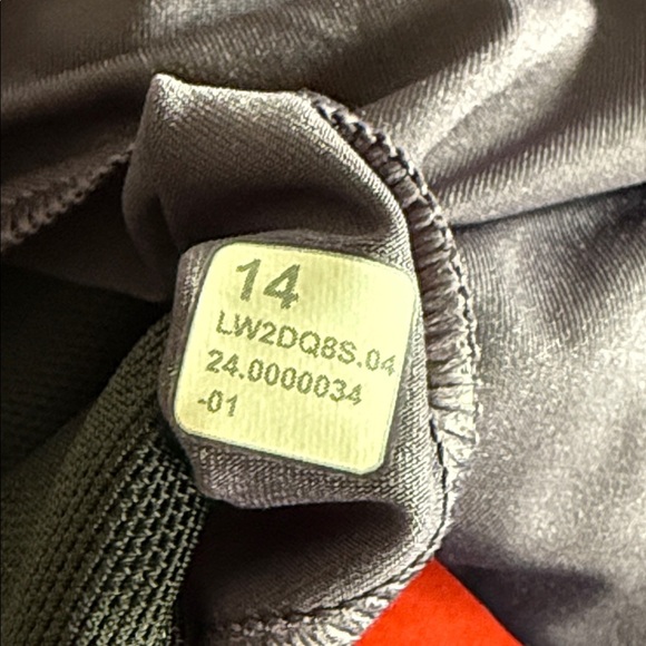 Lululemon Ultralu Square-Neck Workout Bra *Medium Support, B/C Cup NWT - Picture 7 of 7